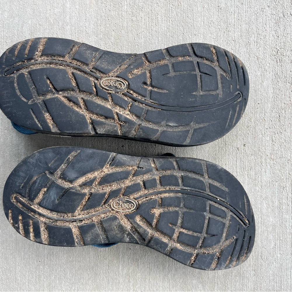 Chacos! - Picture 2 of 4